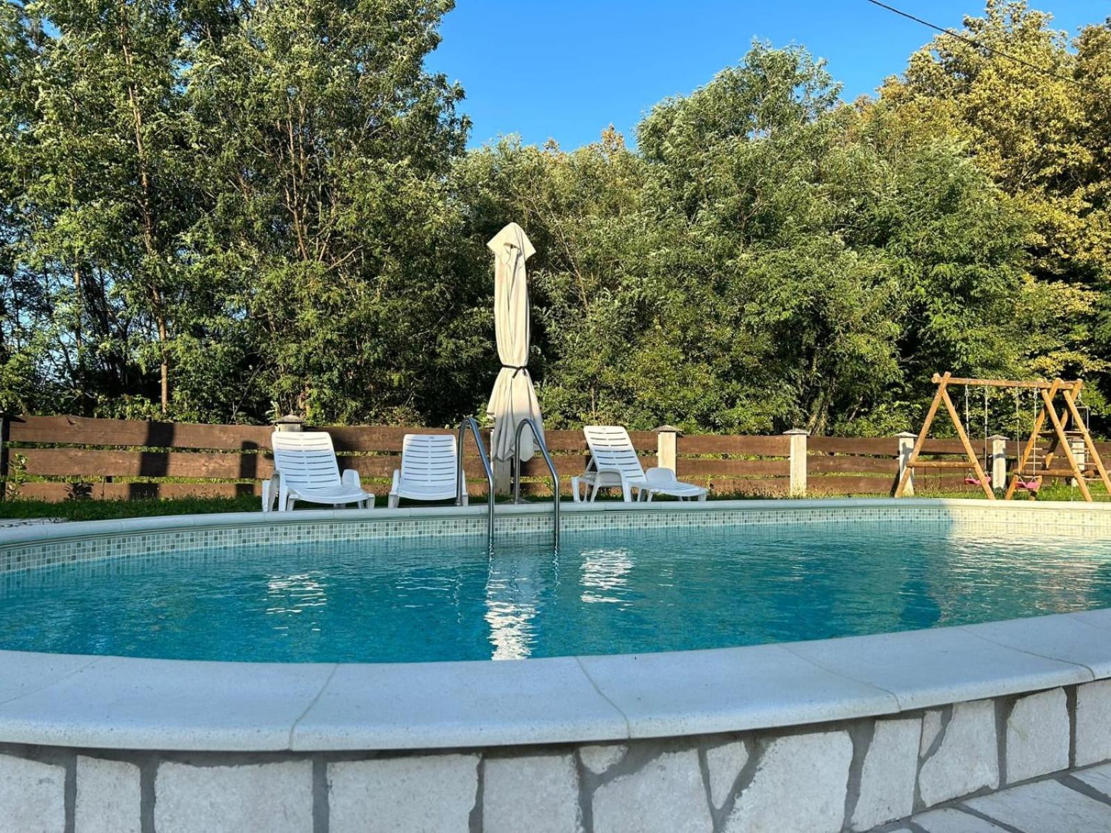 Villa Kuca Za Odmor Mazuran à Karlovac Extérieur photo