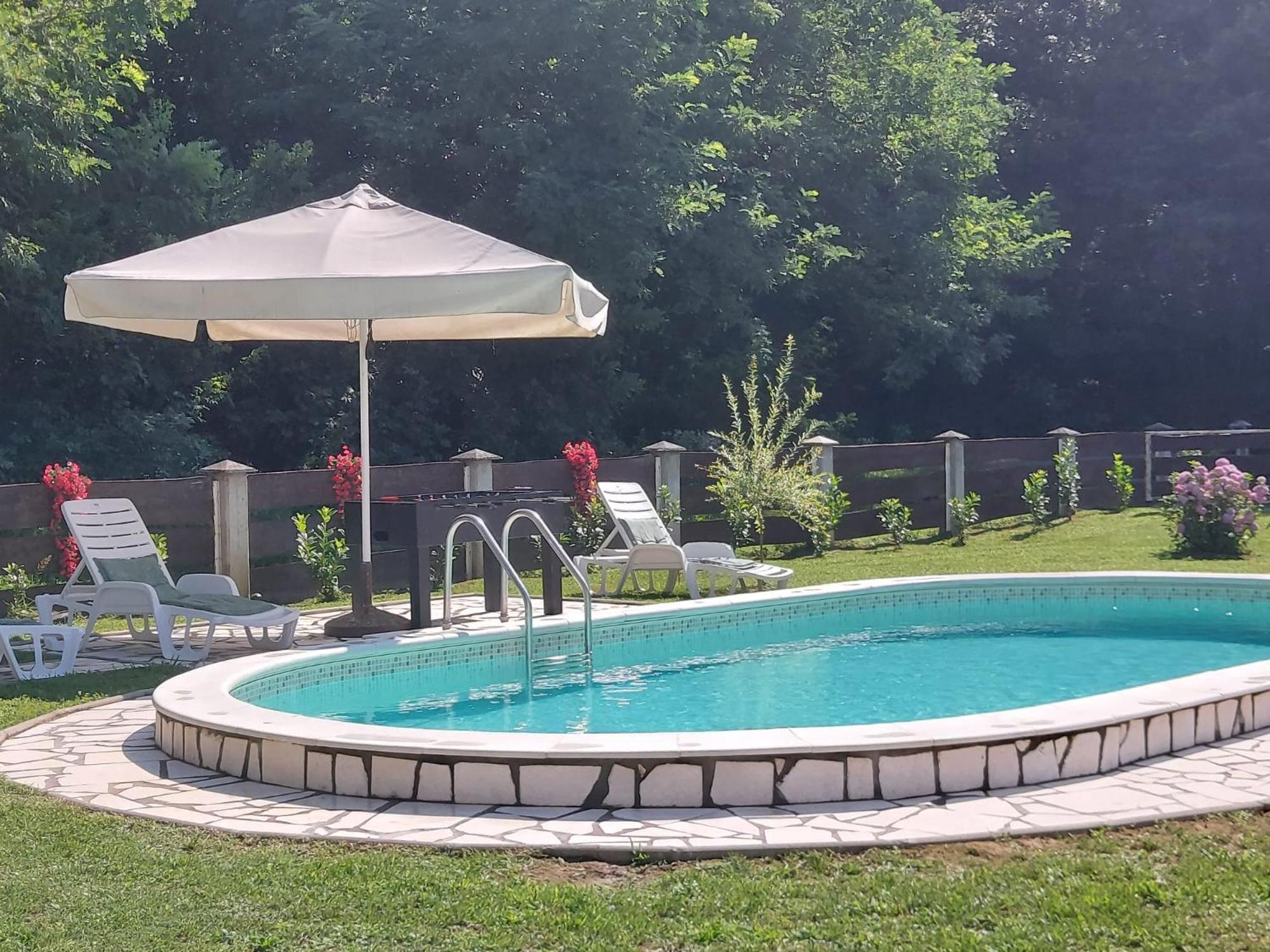 Villa Kuca Za Odmor Mazuran à Karlovac Extérieur photo