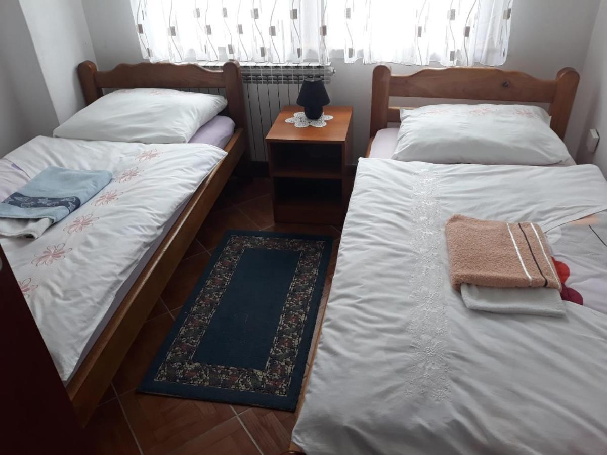 Villa Kuca Za Odmor Mazuran à Karlovac Extérieur photo